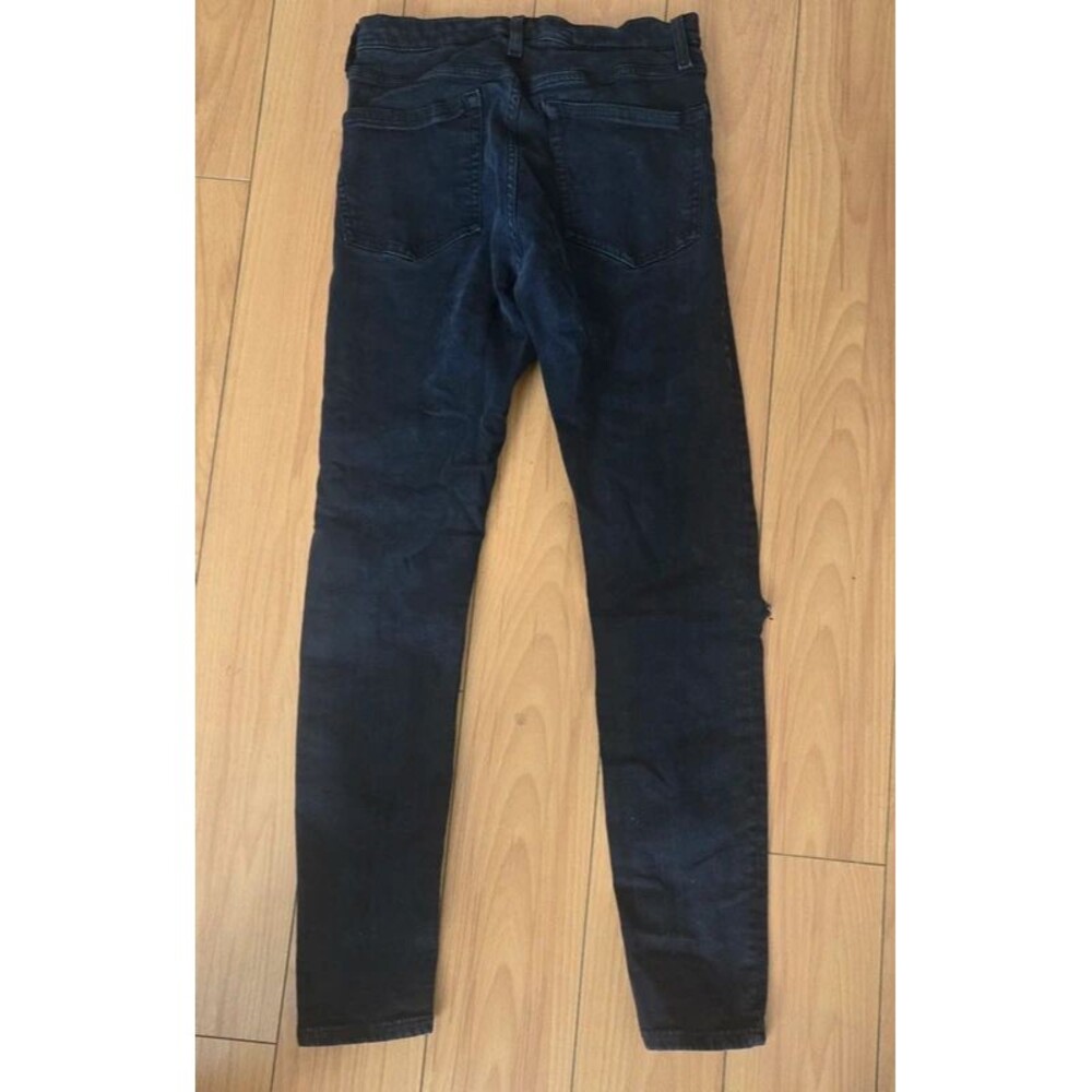 Top shop Moto RIpped skinny Jeans.